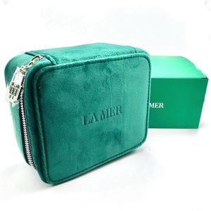 La Mer Case Green Velvet Limited Edition Holiday 2023 NEW IN GIFT BOX